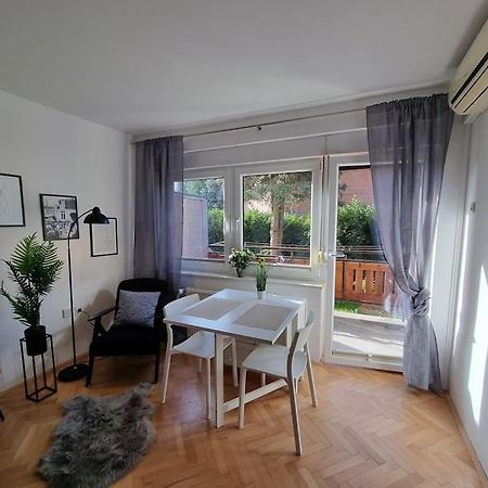 The Rowhouse Apartment Ljubljana - Free Parking ภายนอก รูปภาพ
