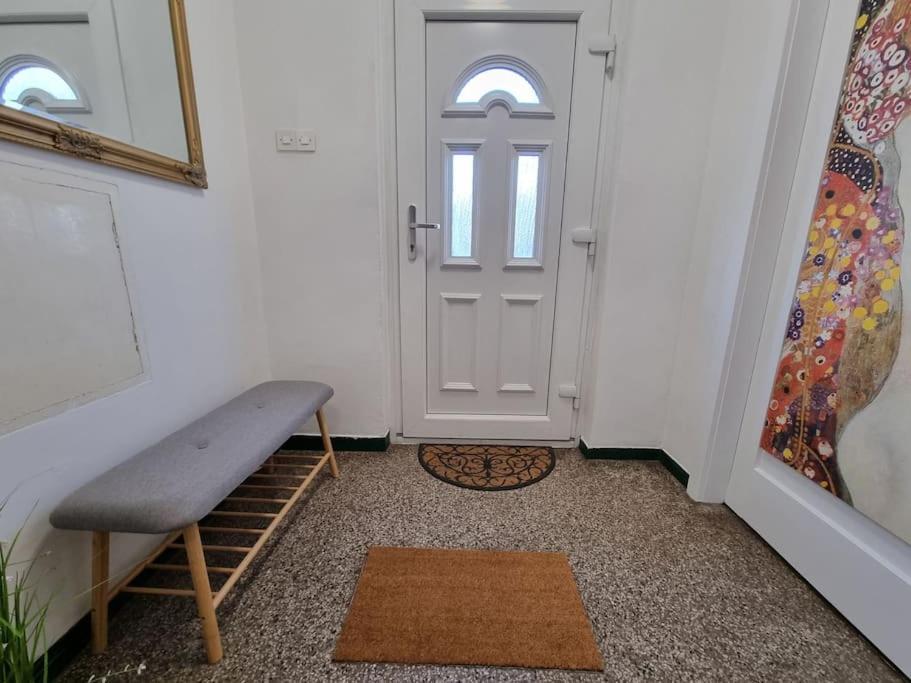 The Rowhouse Apartment Ljubljana - Free Parking ภายนอก รูปภาพ