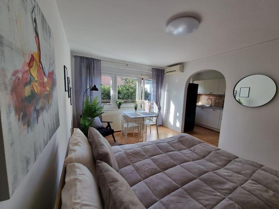 The Rowhouse Apartment Ljubljana - Free Parking ภายนอก รูปภาพ